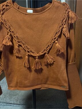 Women’s Crewneck Tassel-Trim Sweater in Russet